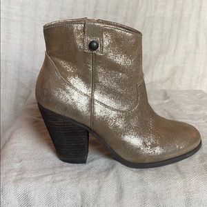 Vince Camuto Hammerton gold Leather Ankle boot